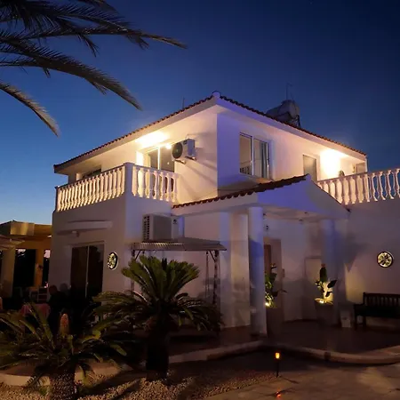 Casa Amaya - Private In Coral Bay